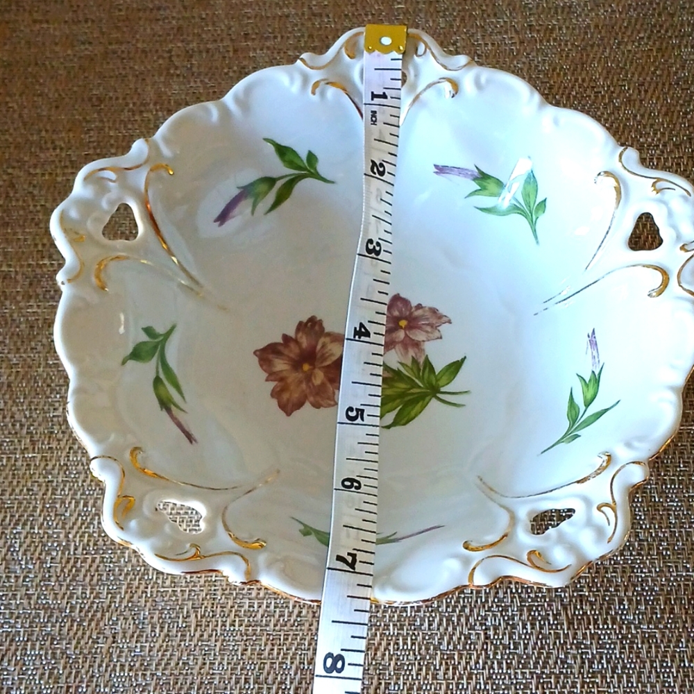 Vintage Floral Bavarian Porcelain Bowl with Gold Accents - Picture 4 of 4